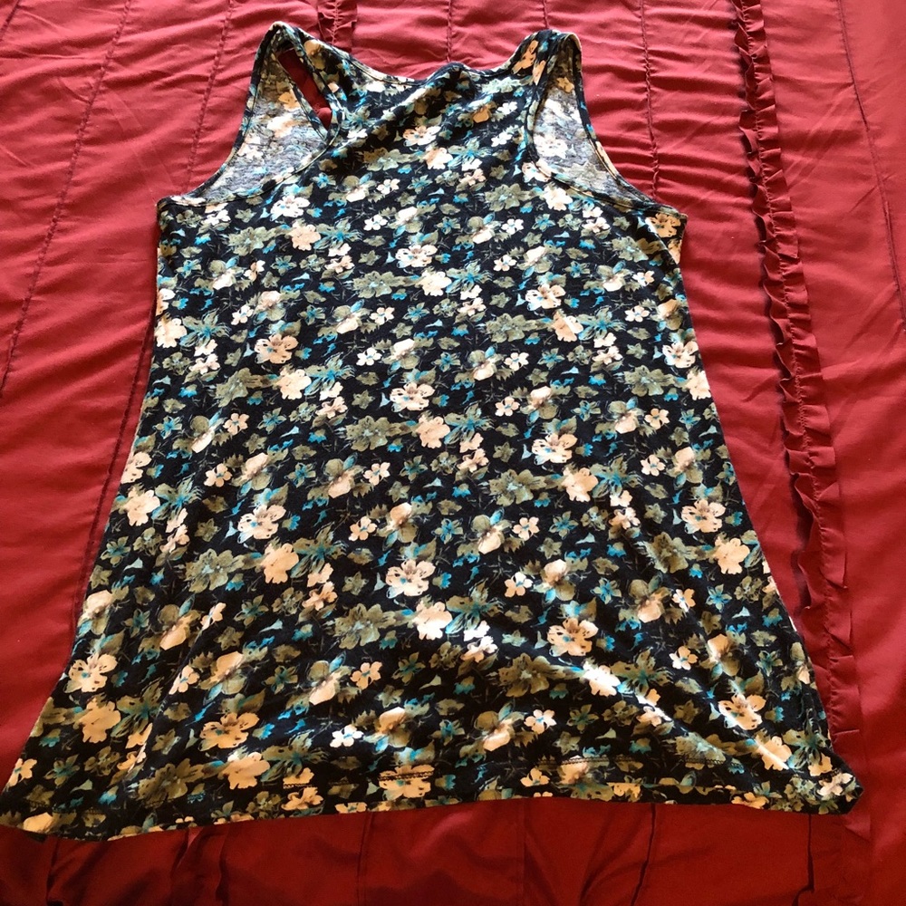 Floral Tank - Picture 4 of 5